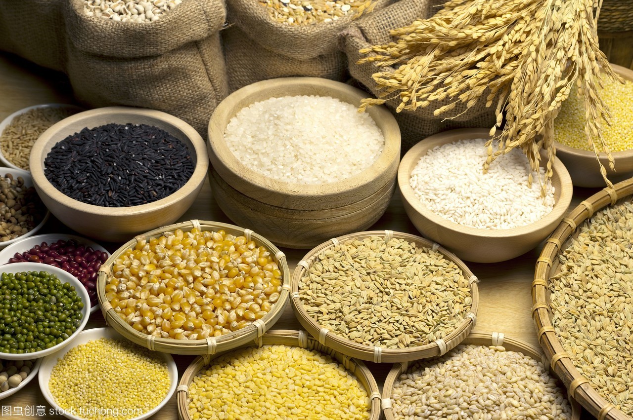 美食蔬果,food,nobody,變異,谷類植物,食品,谷類食品,米,影棚拍攝,成份,粗麻衣服,充足,茶碟,健康食物,麻布袋,原材料,彩色圖片,攝影,飲食,新鮮,多樣,large group of objects,稻米,糯米,靜物,小米,綠豆,谷物農(nóng)作物,大麥,玉米,稻榖,黑糯米,無人,室內(nèi),特寫,影像,彩圖,健康飲食,creative series,營養(yǎng),橫圖,棚內(nèi)拍攝,選擇,數(shù)碼,多樣的,大量,谷物加工品,飯碗,植物,碗,麻布,健康,谷物,圓形,稻穗,corn,雜糧,容器,竹篩,布袋,五谷雜糧,ric